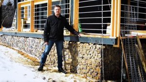 Отделка цоколя дома сварными габионами