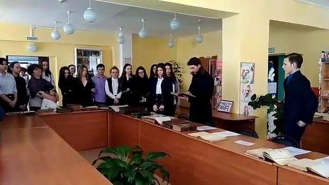 Экскурсия по старинным церковным книгам. Знаменное пение смотреть онлайн