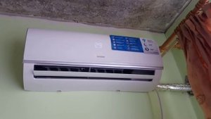 В Леруа Мерлен купила сплит систему и смотрю коврики.