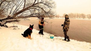 Рыбалка в декабре по открытой воде, на крепком морозе, сильном ветре и снеге - так се удовольствие.