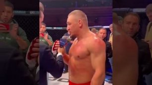 Русский MMA-боец Дмитрий Арышев после победы над бразильцем Марсио Сантосом на турнире