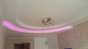 Потолок из гипсокартона с светодиодной подсветкой