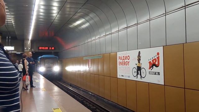 81-717/714 ЛВЗ прибывает на станцию золотая нива смотреть онлайн