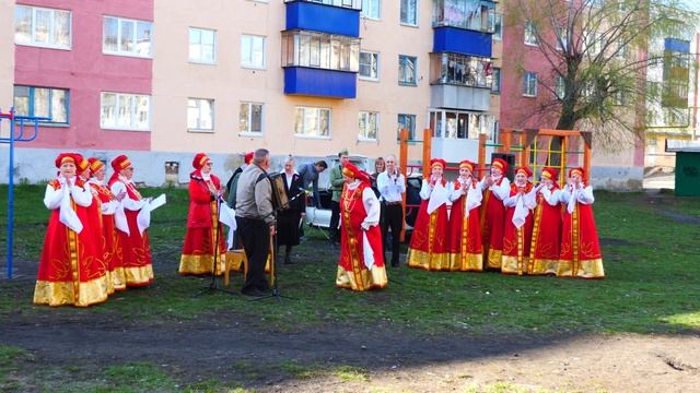 Картинка поем всем двором