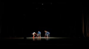 ТРИ НА ДВА НЕ ДЕЛИТСЯ