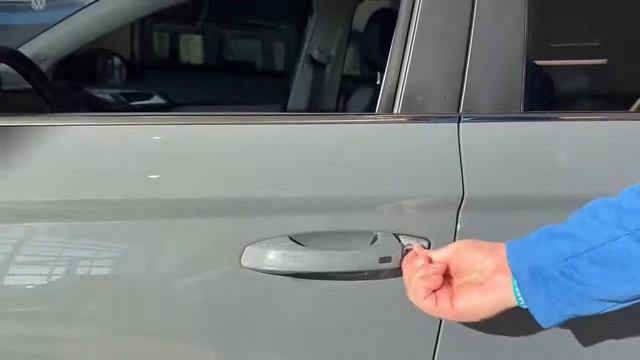 How to Use your Emergency Key to Enter + Start your Volkswagen when your Key Fob is Dead смотреть онлайн