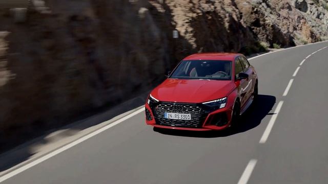 2022 Audi RS3 Sportback - Style, Exterior, Driving (Tango Red) смотреть онлайн