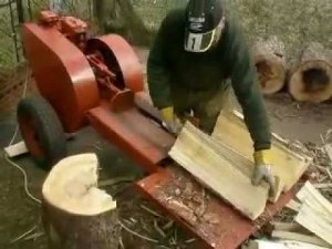 Самодельный дровокол кинетический с маховиками.