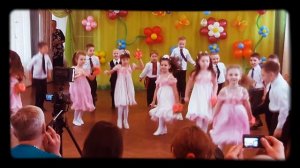 Веселый выход на утренник 8 марта Старшая группа детский сад Праздник