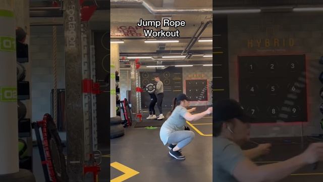 Jump Rope Workout: Boxer’s Squat Jumps Tutorial! #howmuchdoyousweat #womenboxing #jumpropeworkout смотреть онлайн