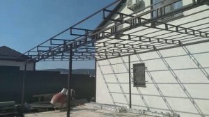 Каркас навеса практически готов