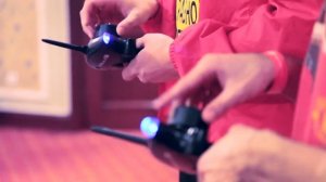 Гонки на радиоуправляемых машинках  в офисе.