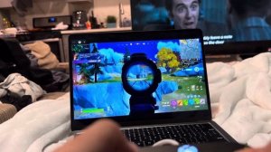 Playing Fortnite on a MacBook Air M2 Chip!