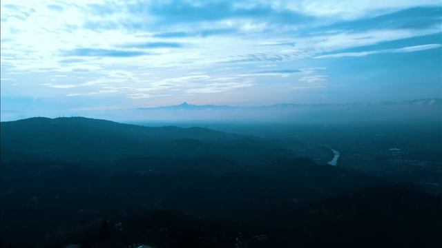 Superga Drone 4K смотреть онлайн