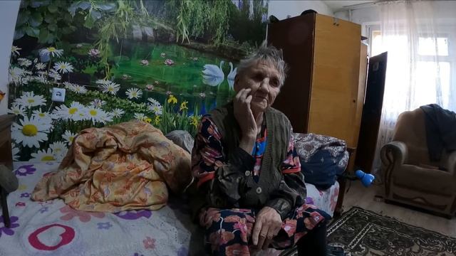 ПЕРВАЯ СТИРКА СПУСТЯ 6 МЕСЯЦЕВ // КУПИЛ ПРОДУКТЫ ДЛЯ СТАРИКОВ! помощь людям. смотреть онлайн