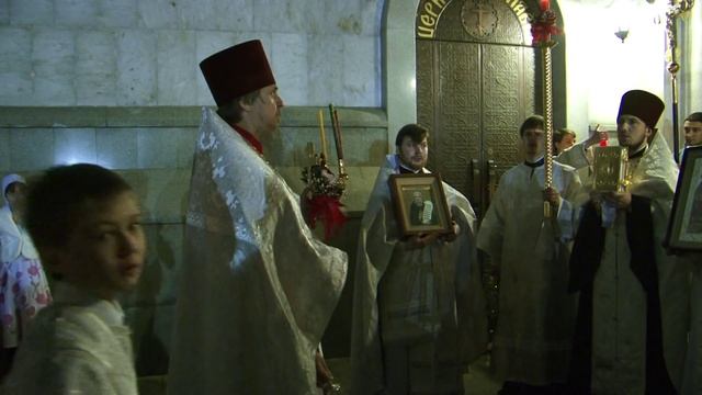 Пасхальный крестный ход в Введенском храме на Рязанке. смотреть онлайн