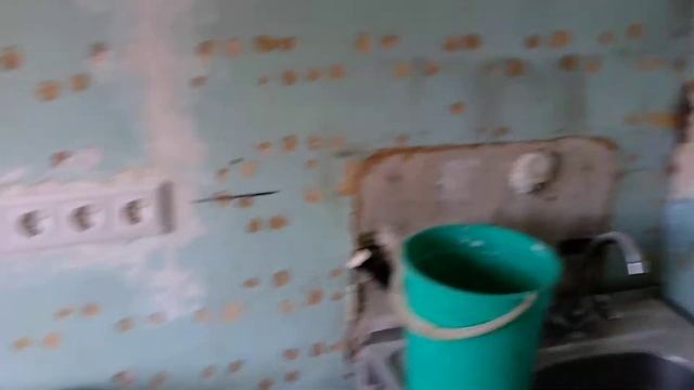 Ремонт двушки часть 2,заменили проводку,ободрали обои,плитку! смотреть онлайн