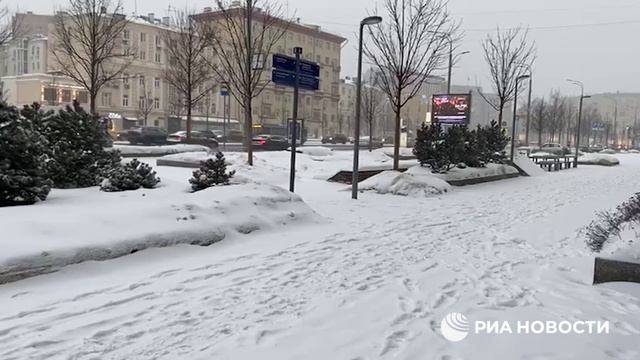 Москву засыпает снегом сегодня