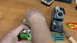 Аккумулятор не держит заряд в шуруповерте. Решение есть ?