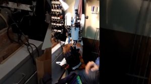 Ремонт хоккейных краг.