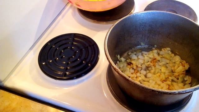 Рисовый суп с помидором и зеленью. смотреть онлайн