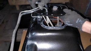 Установка фильтра, сеточка 77023-26010 в бензобак Toyota Hilux Surf KZN185 1KZ-TE