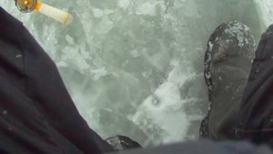 Нашел где караси зимуют#карась зимой #ловля карася со льда