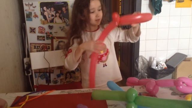 Делаем саблю из длинного шарика смотреть онлайн