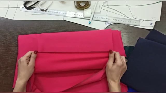 Подбор ткани. Какие ткани лучше подойдут для платья прилегающего силуэта