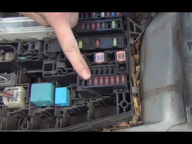 Предохранитель прикуривателя тойота королла 2008. Реле сигнала тойота королла. Предохранители тойота королла 150. Предохранитель омывателя королла 150. Предохранитель омывателя королла 150.