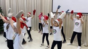 Новогодний флешмоб "Держи ритм" МАОУ СШ №8