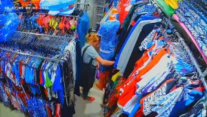 Кража в магазине одежды