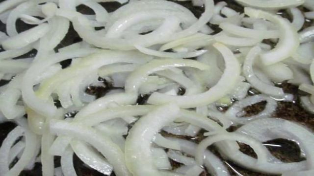 Пицца с яблоком и беконом