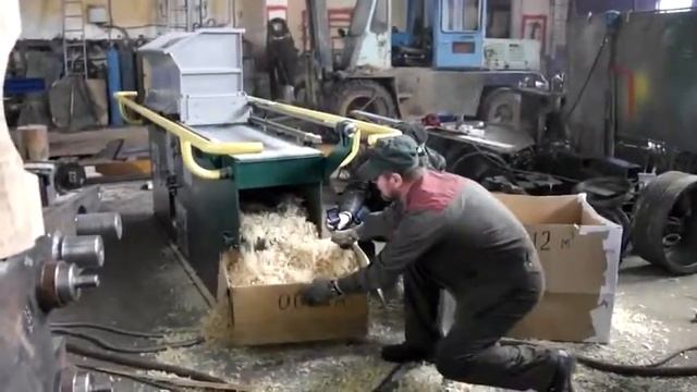 Древесно-стружечный станок ДС-400 - стружка смотреть онлайн