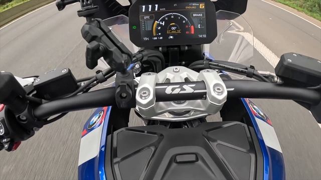 BMW R1300 GS First Ride Review | It's AWESOME! смотреть онлайн