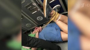 Пасажиры лайнера, летевшего из Бангкока в Новосибирск, помогли экипажу справиться с дебоширом