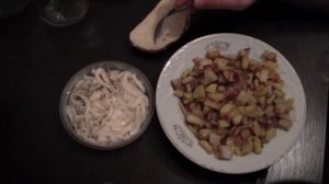 Обзор. Кусочки кальмара в масле со специями + картошка.