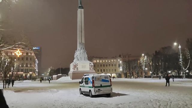 А в Риге такое происходит Прямо с Места Событий :)  Ушли ПОД Снег #латвия #рекомендации