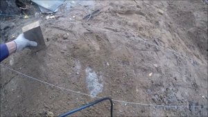 Выравнивание поверхности грунта под бетонную площадку с уклоном