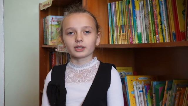 Страна читающая — Лиза Ходырева читает произведение «Унылая пора! Очей очарованье!» А. С. Пушкина смотреть онлайн