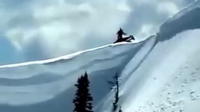 Нереально крутой подъем на вершину горы! unrealistically steep climb to administer the mountains смотреть онлайн