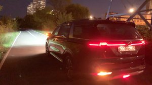 Как светит Kia Carnival