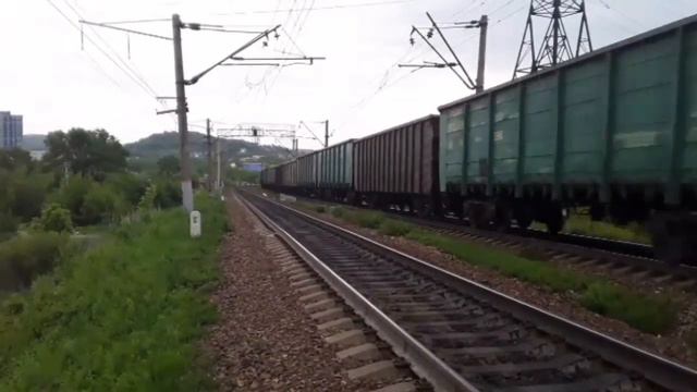 Последний квартет. Система электровозов 2ЭС5К-094/143 "Ермак" с грузовым поездом и приветом смотреть онлайн