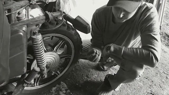 ЗАМЕНА камеры и ПОКАТУШКИ на ИЖ ПЛАНЕТА 5 смотреть онлайн