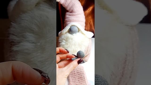 Гномик новогодний из старой шапки
