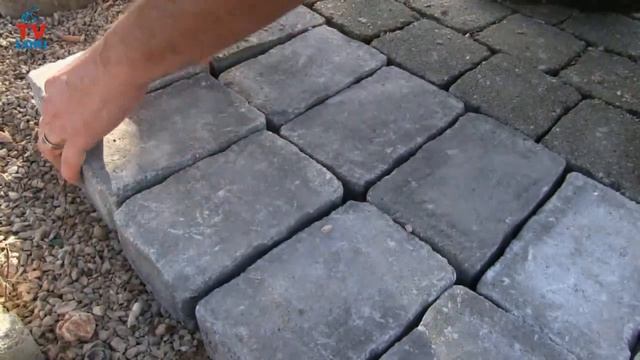 Vrijedne ruke saniraju Trg 133. Brigade u Otočcu! смотреть онлайн