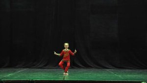 Китайский танец из балета "Щелкунчик" Большакова Мария (8лет)