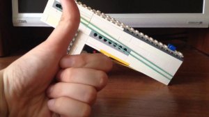 Пистолет (desert eagle) из Lego V2