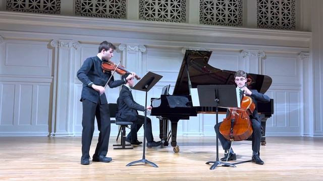 Piano Trio No. 5 in D Major, opus 70, No.1 (Ghost)-Beethoven смотреть онлайн