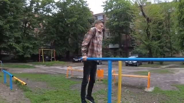 Как увеличить количество отжиманий на брусьях(и не только). Простой и эффективный способ! смотреть онлайн